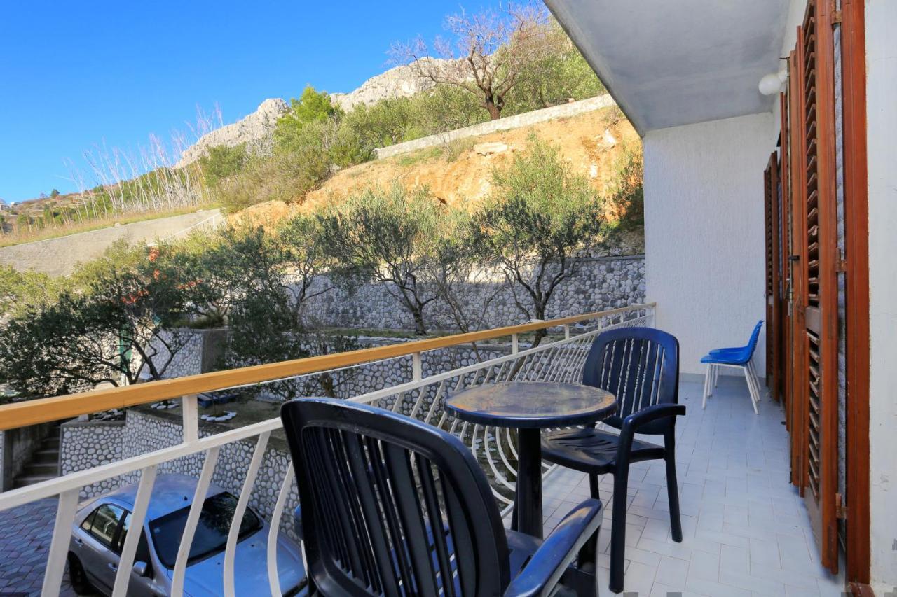 Apartments with a parking space Brela, Makarska - 18495 Bagian luar foto