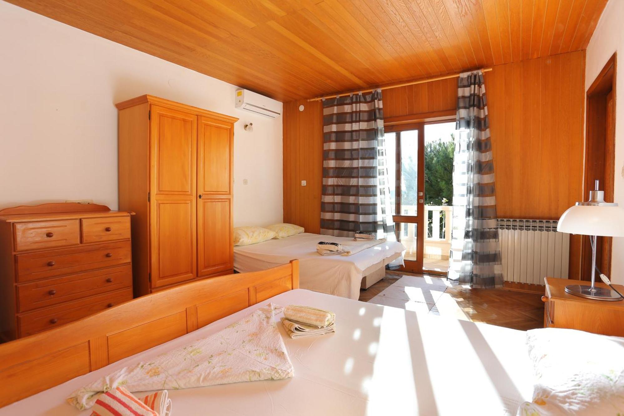 Apartments with a parking space Brela, Makarska - 18495 Ruang foto