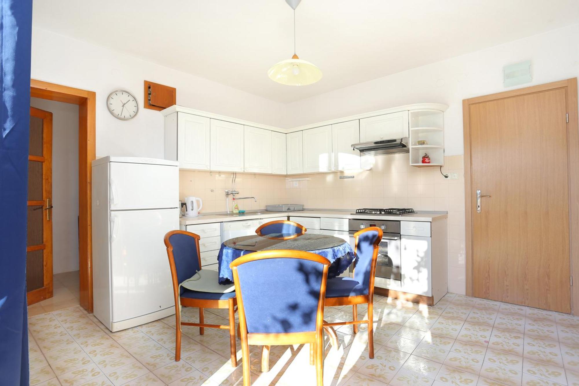 Apartments with a parking space Brela, Makarska - 18495 Ruang foto